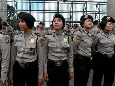 Indonesian Policewomen