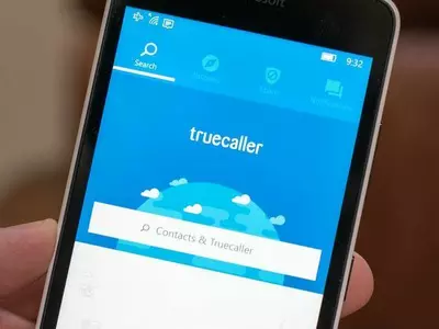 truecaller vs whatsapp messaging service