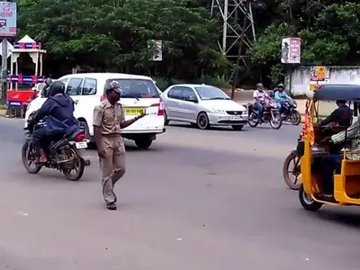33-Year-Old Cop's Killer Dance Moves Control Traffic & Clear Jams In Odisha
