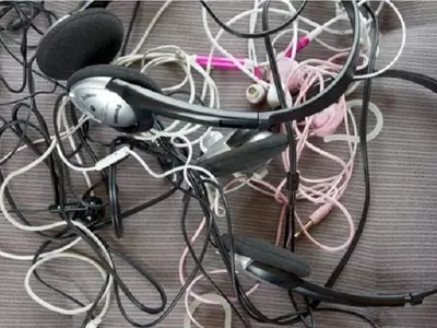 headphone knot