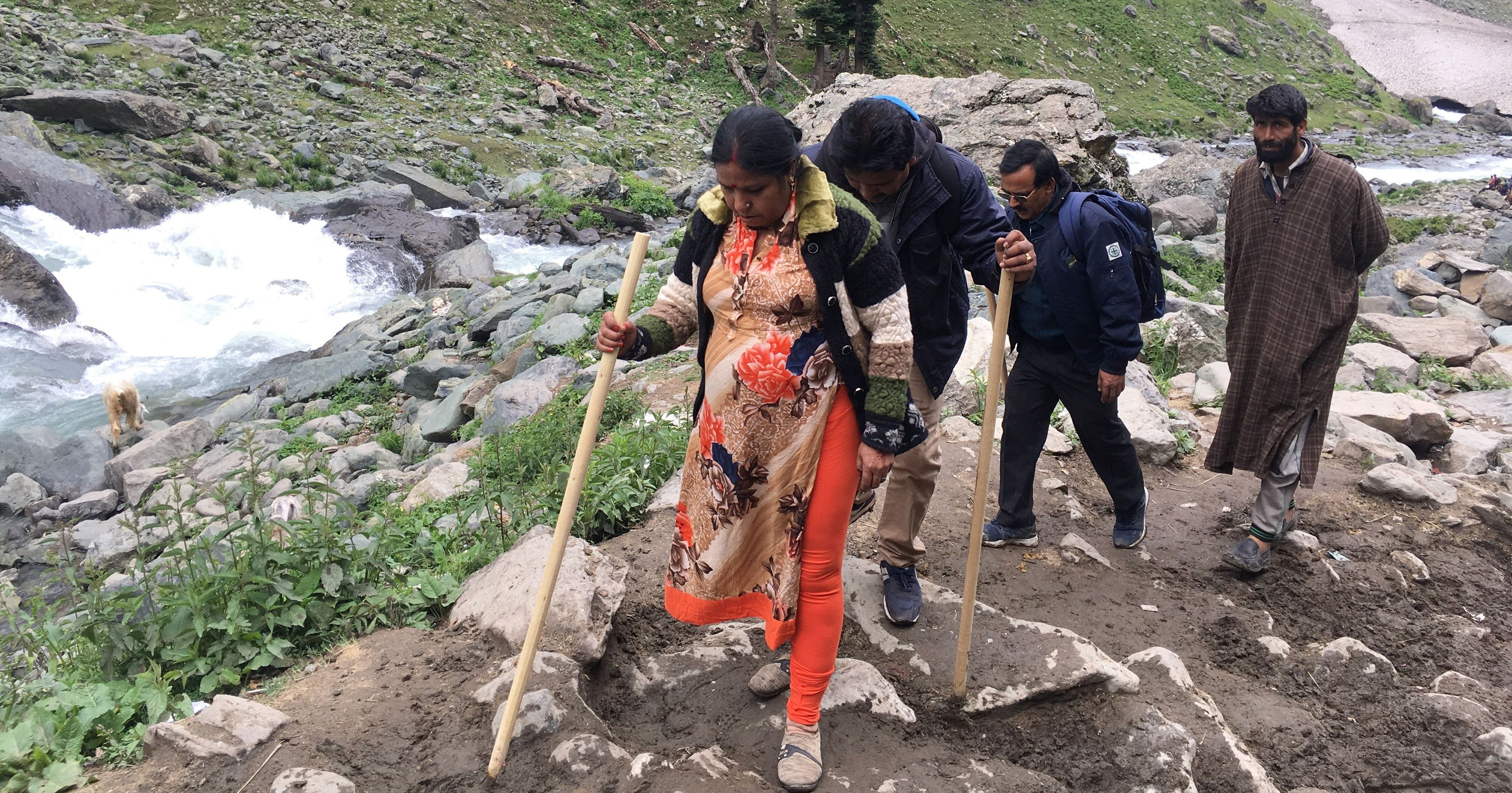 amarnath-yatra-suspended-tourists-to-leave-kashmir