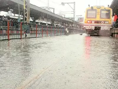 Incessant Rain Cause Heavy Waterlogging In Mumbai, Hundreds Of Passengers Stranded At Local Stations