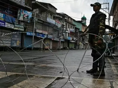 Kashmir Traders Suffered A Loss Of Rs 1,000 Crore In Past Week After Article 370 Abrogated