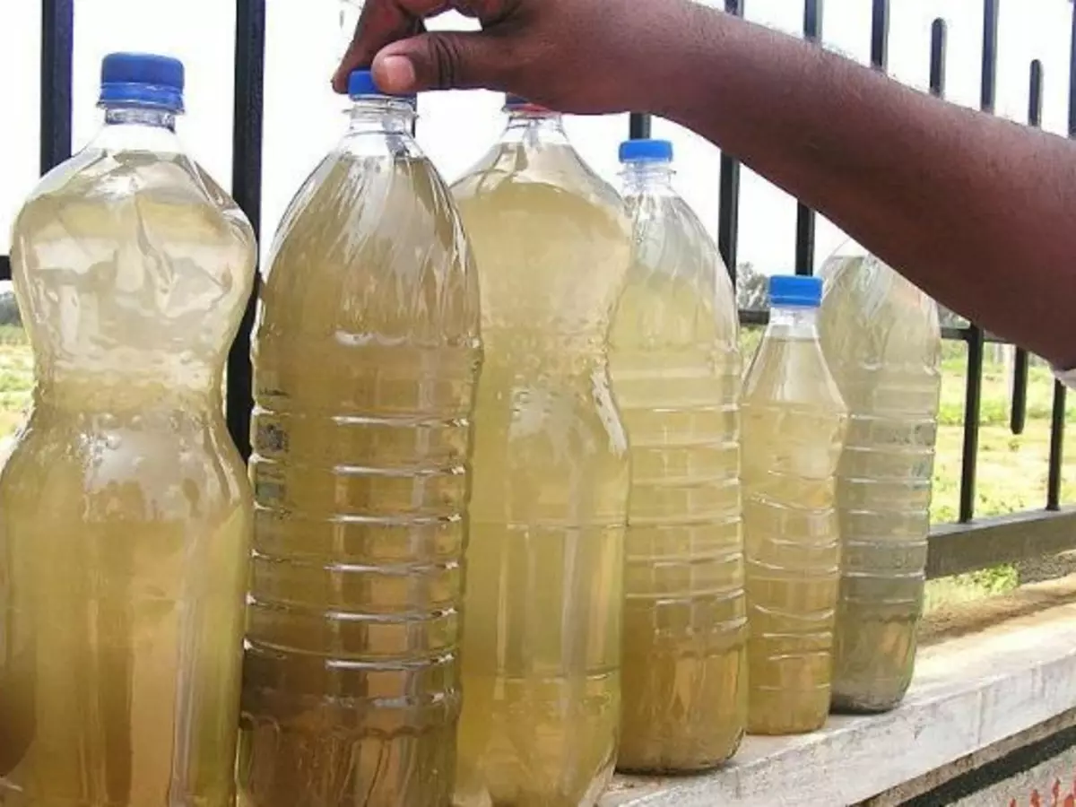 Love Stinks: Jilted Lover Sends Foul-Smelling Water To Former CM KCR and Other VVIPs Love Stinks: Jilted Lover Sends Foul-Smelling Water To Former CM KCR and Other VVIPs