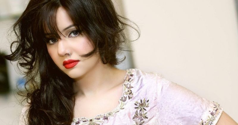 Pakistani singer Rabi Pirzada quits entertainment industry 