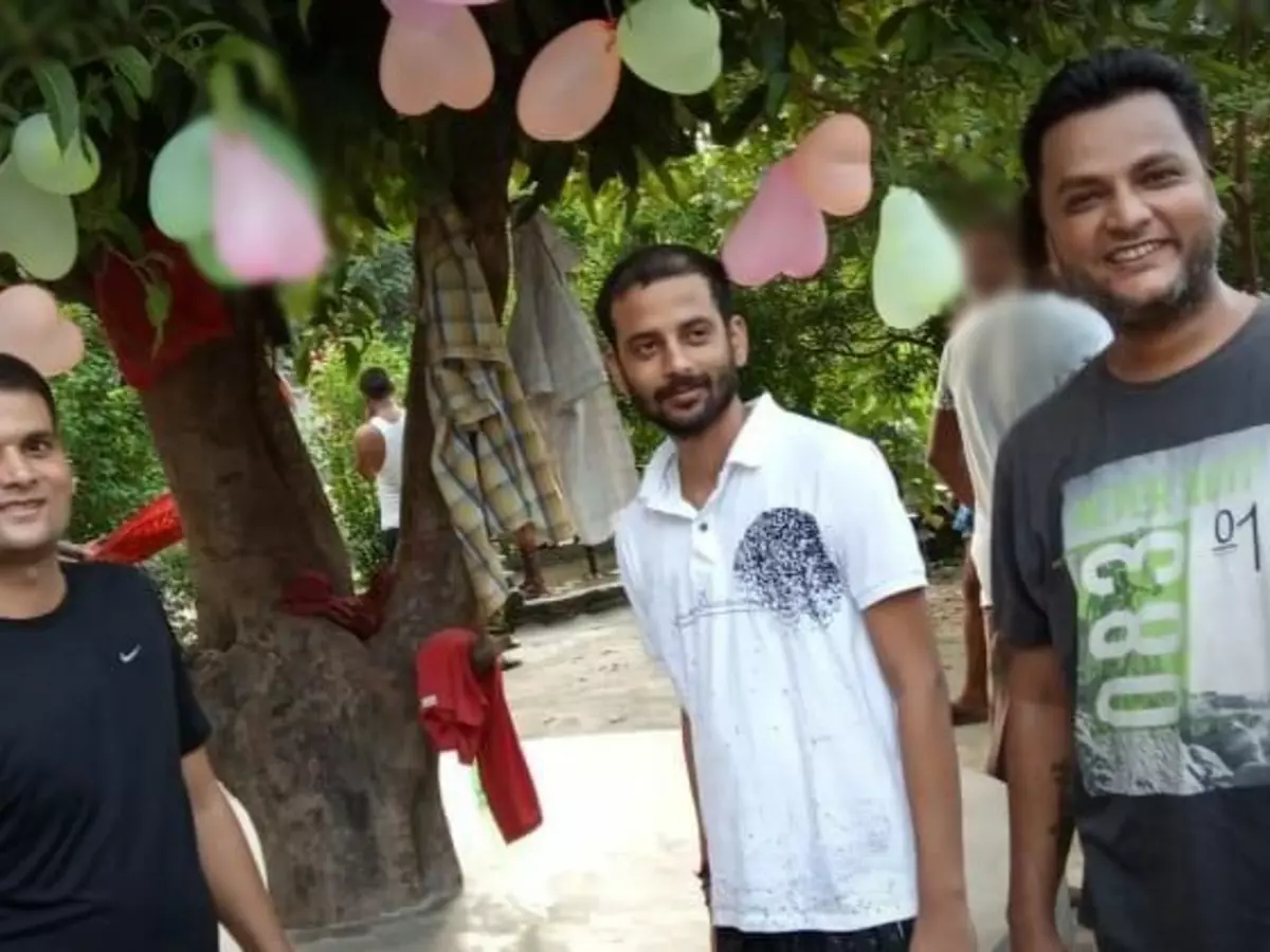 Murder Convict Celebrates Birthday In Style; Mutton-Rice Party For ...