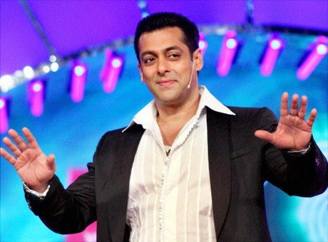 Salman-SRK’s Dubai plans clash!