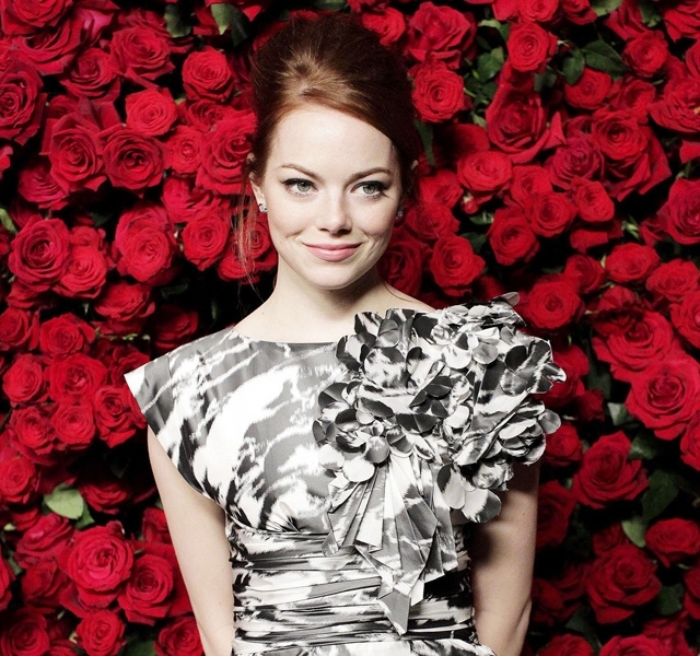 Emma Stone Is Unrecognizable With Darker 'Do and Fresh Tan at Met Gala