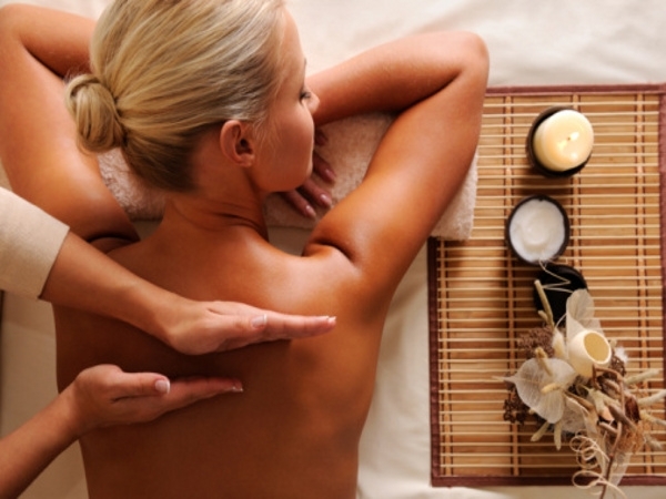 Must-Try Oil-Based Massages This Summer