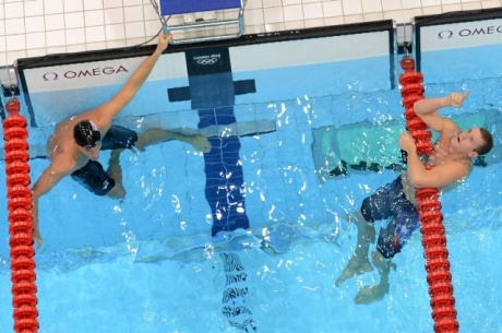 Clary shocks Lochte for 200m backstroke gold