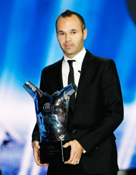 Iniesta wins UEFA's award for best player