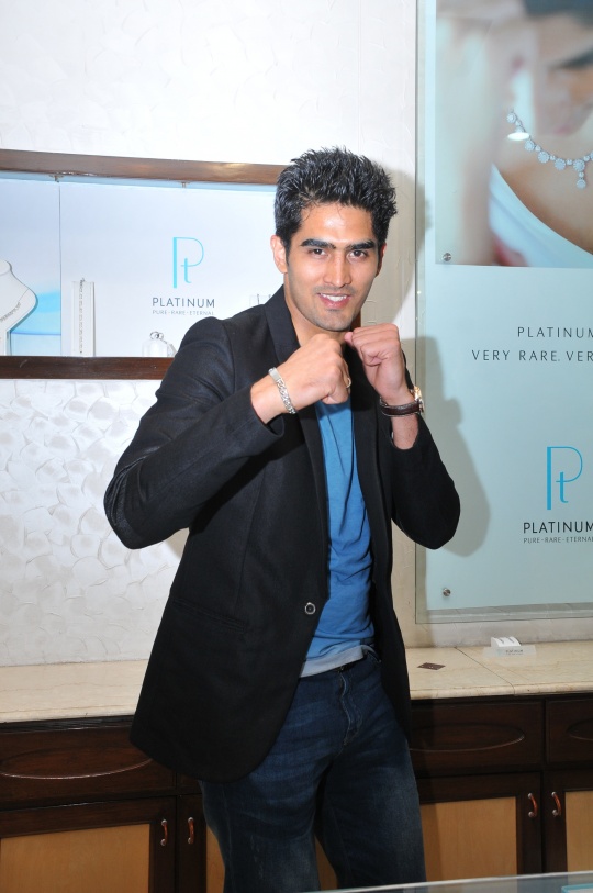 Boxing champion and Olympics Bronze medalist Vijender Singh launches an exclusive Platinum Collection for Men 2