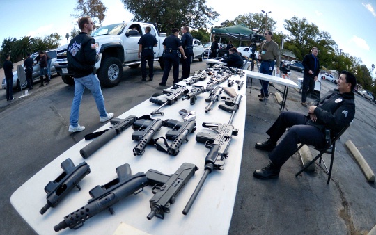 Cops Offer Groceries for Guns in LA