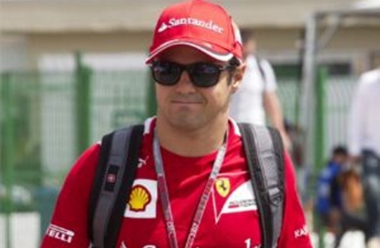 Luca Says Ferrari Right to Keep Massa