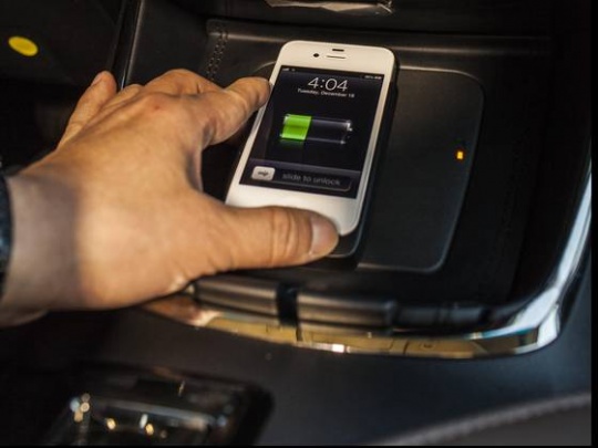 Soon, Charge Your Smartphone Wirelessly in Car