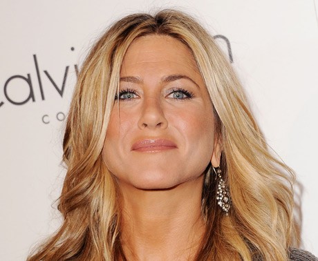 Aniston rumoured to be six months pregnant