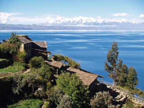 Titicaca, world's highest lake, at risk