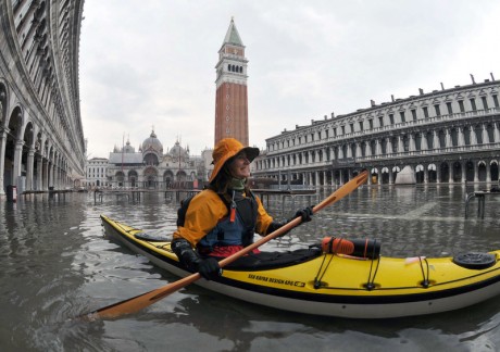 Venice continues to sink slowly