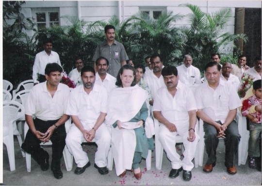 Did Congress Send Protestors to Arvind Kejriwal's Press Meet?