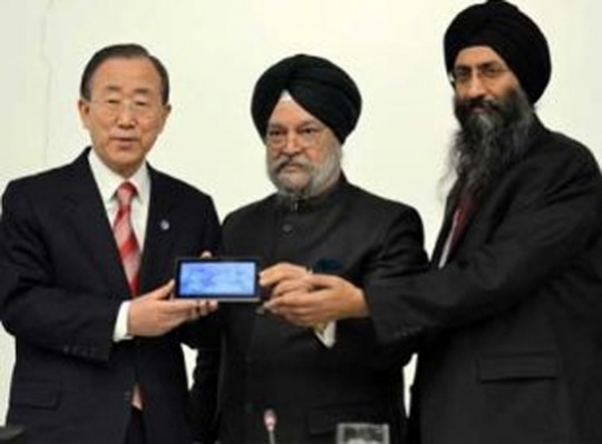 Aakash 2 Tablet Unveiled at UN Headquarters 