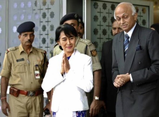 Suu Kyi in India, to meet PM