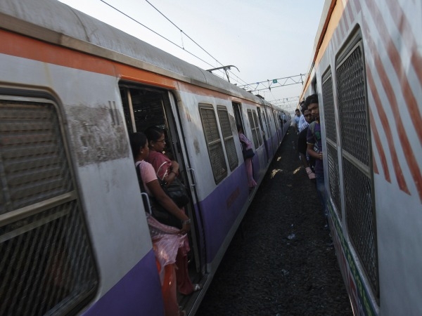 Do You Travel By Local Train Everyday? Then You Must Try Mumbai Local Train Workout
