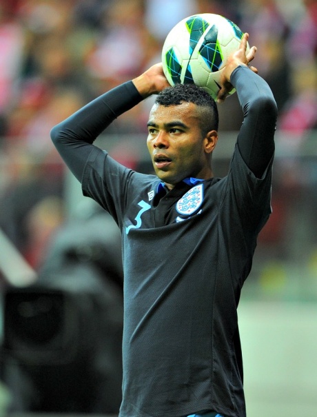 Ashley Cole fined by FA for Twitter insult