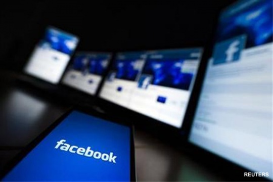 Facebook Mobile Gains Spur Revenue Growth