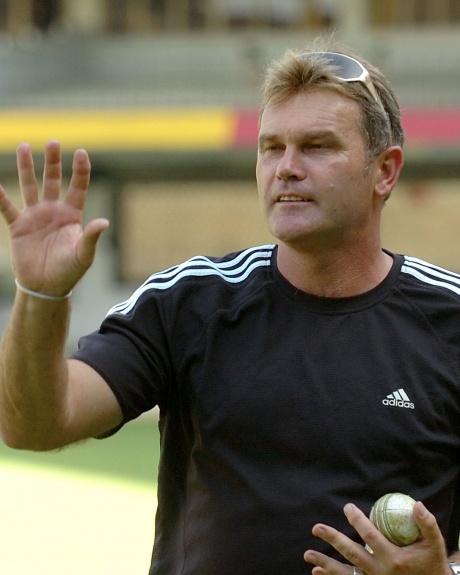 Martin Crowe diagnosed with cancer