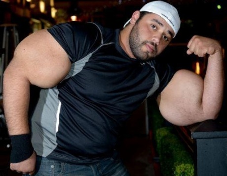 Egyptian's 31 inch biceps crowned world's biggest