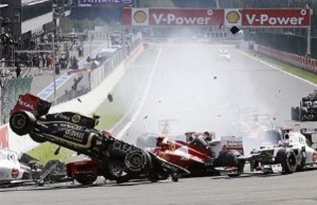 F1: Alonso and Hamilton crash out of Belgian Grand Prix