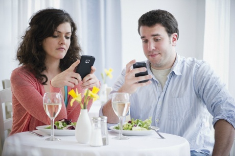 Your cell phone can ruin your relationship
