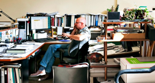 Messy Desks Promotes Creative Thinking