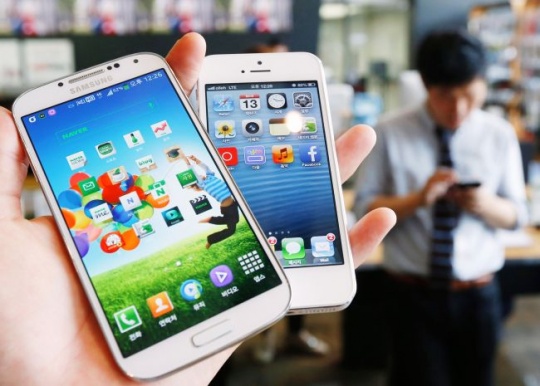 Samsung galaxy s4 vs iPhone 5