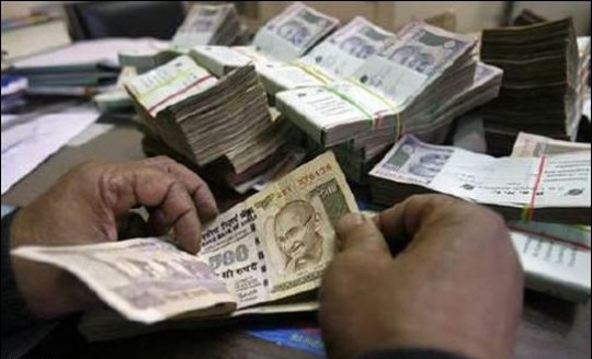 India's Per Capita Income Rises to Rs 5,729