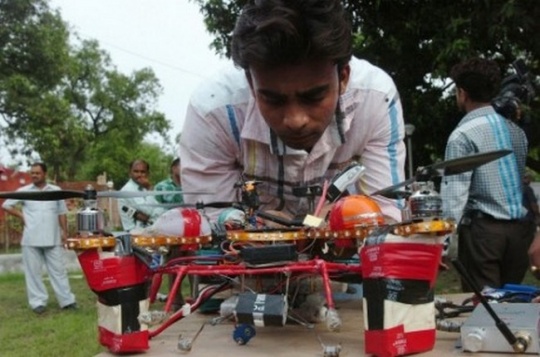 Bihar boy's designs a '3 Idiots' inspired helicoptor