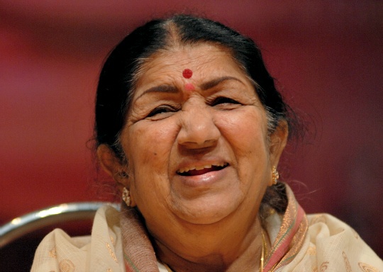 Lata to Get Yash Chopra Memorial Award