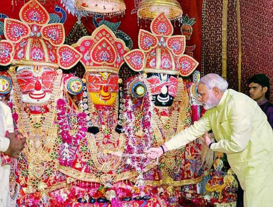 Narendra Modi performs puja of Lord Jagannath 
