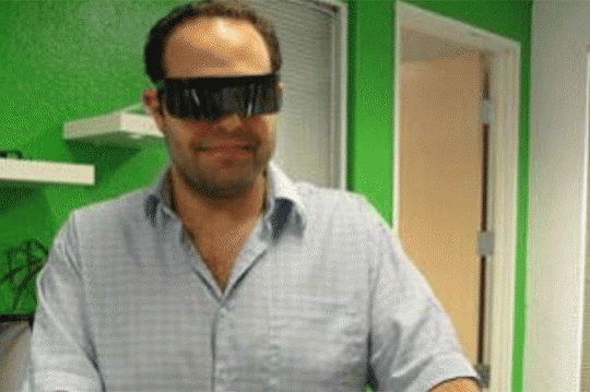 Internet Goes 3D with New Glasses