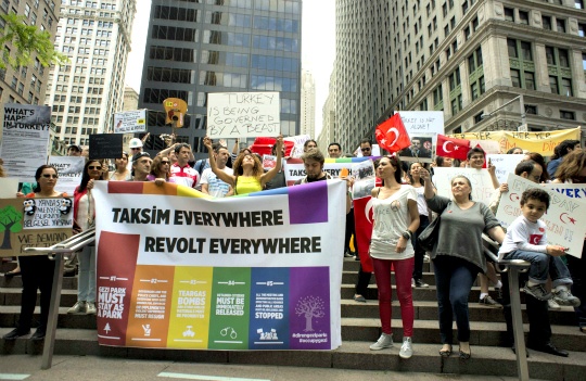 Hundreds in New York Show Support for Turkish Uprising