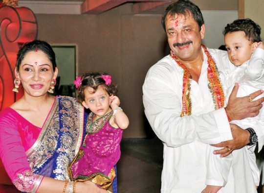 Sanjay Dutt with wife Maanyata and their twin kids
