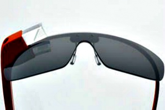 Google to Make Glasses with Foxconn