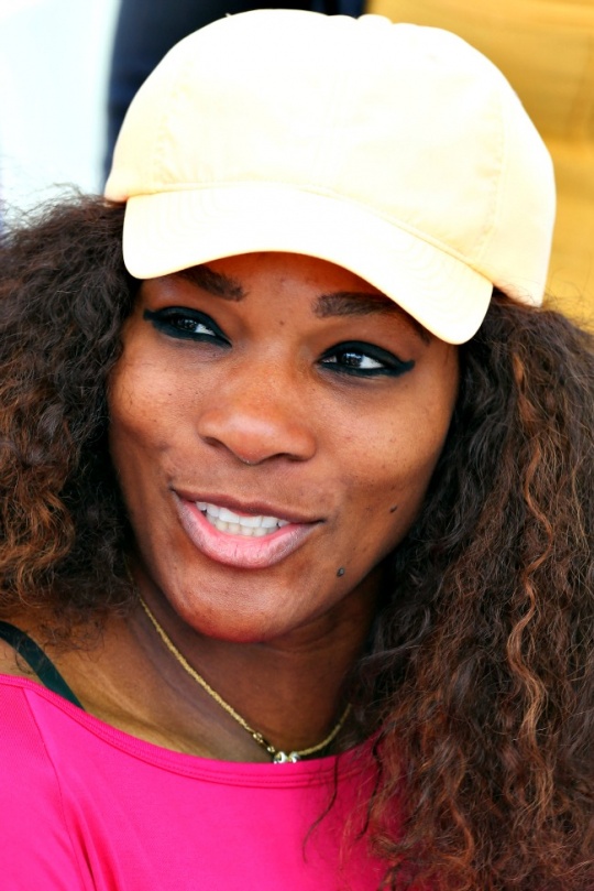 Serena Williams Gets in 'Click a Pic' Trouble