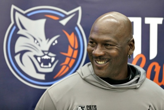 Michael Jordan announces the Charlotte Bobcats will become the Hornets for  the 2014-15 season