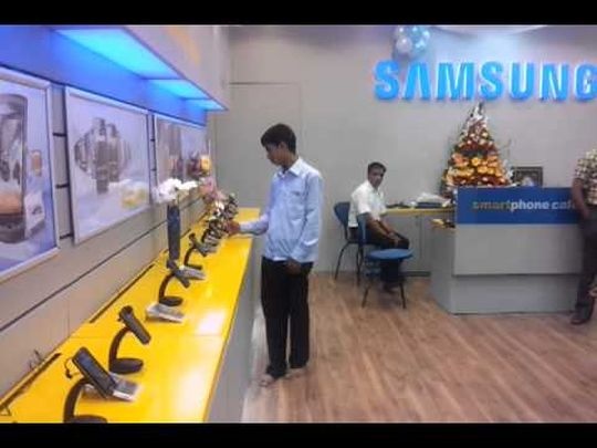 Samsung Smartphone Cafe