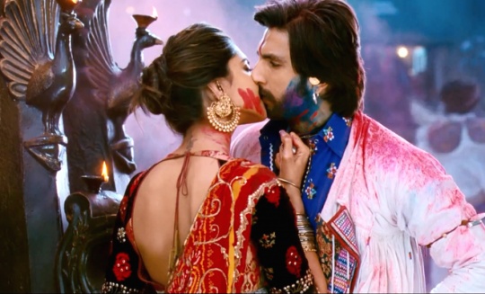 Ranveer Singh and Deepika Padukone Kiss