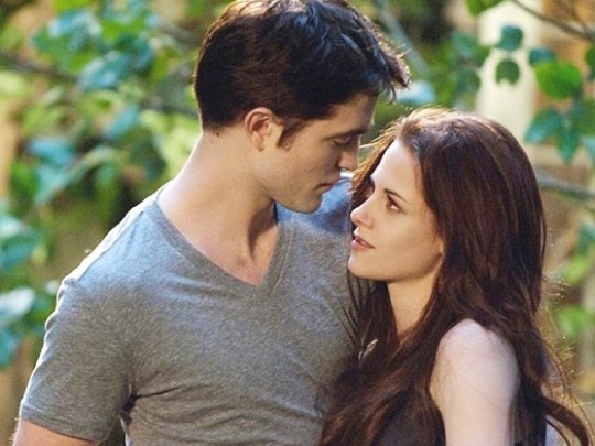 Kristen Stewart and Robert Pattinson on the sets of Twilight: Breaking Dawn 2