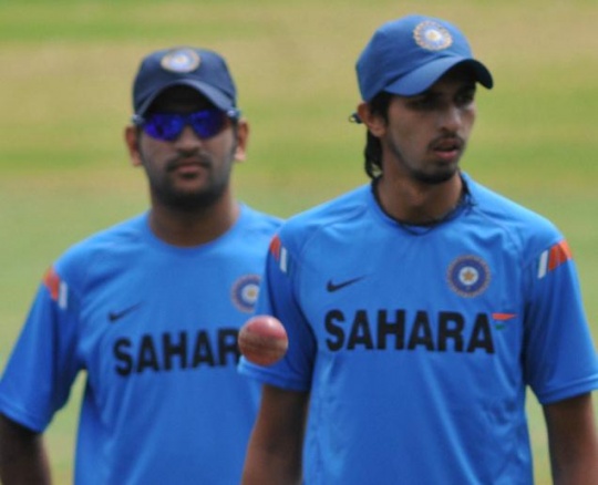 Dhoni Blasts Non-performing Bowlers