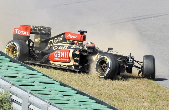 Hamilton Sets Pace, Kimi Escapes Crash