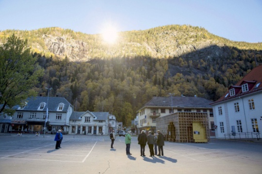 Giant Mirrors Bring Winter Sun to Rjukan